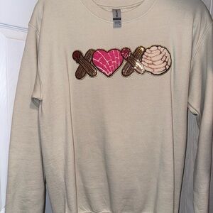 Gildan Cream Sweater with Heart and Ice Cream Design